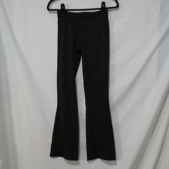 LULULEMON ATHLETICA | 4 regular | Black Flared Leggings - Picture 1 of 16